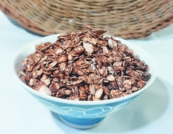 گرانولا شکلاتی با فندق بونورا مناسب سرو در کنار شیر و ماست